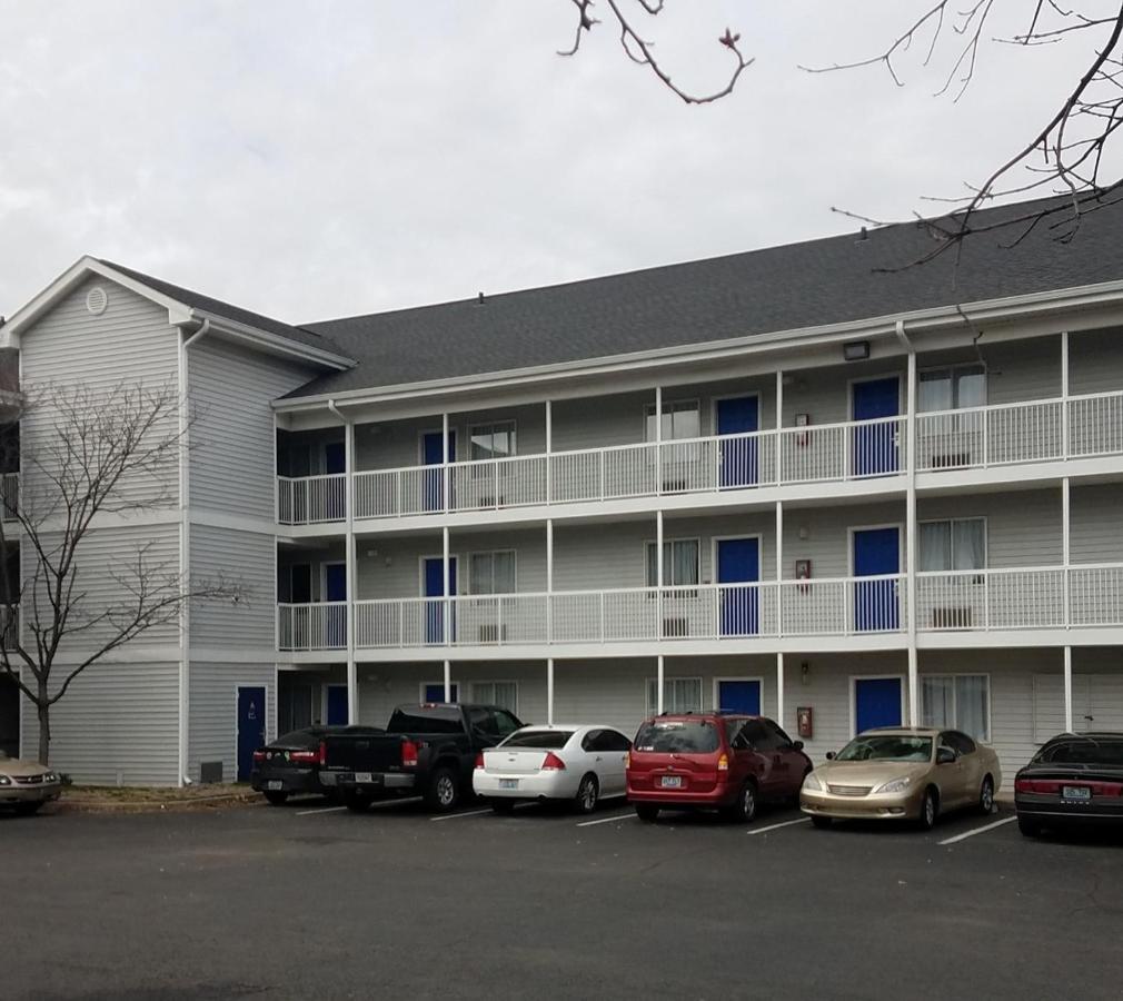 Intown Suites Extended Stay Louisville Ky - Airport Εξωτερικό φωτογραφία